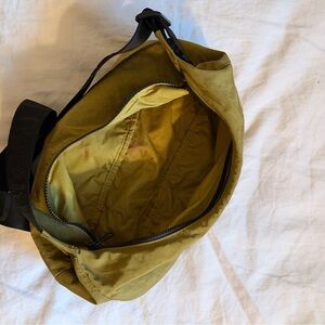 BAGGU Olive Green Medium Crescent Bag